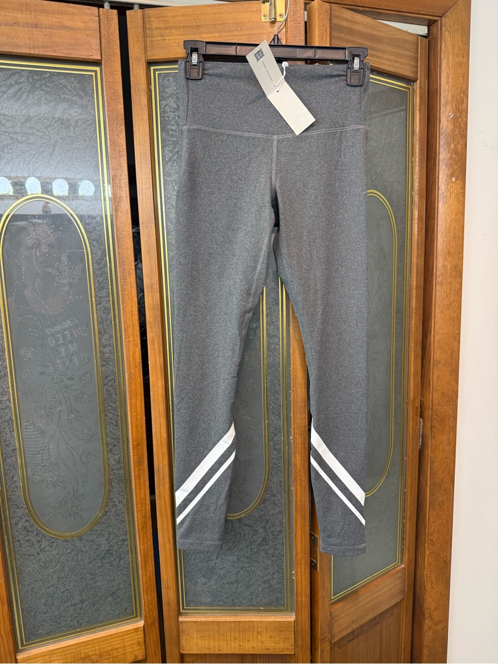 TORY SPORT LADIES Active High-Rise Gray Leggings with White Stripe, BRAND NEW